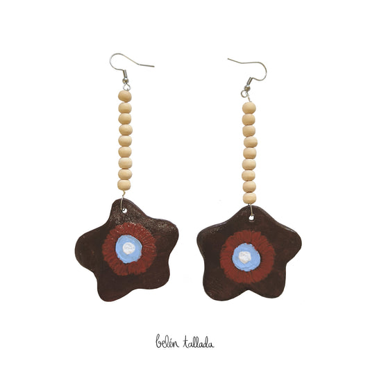 Pendientes burdeos madera